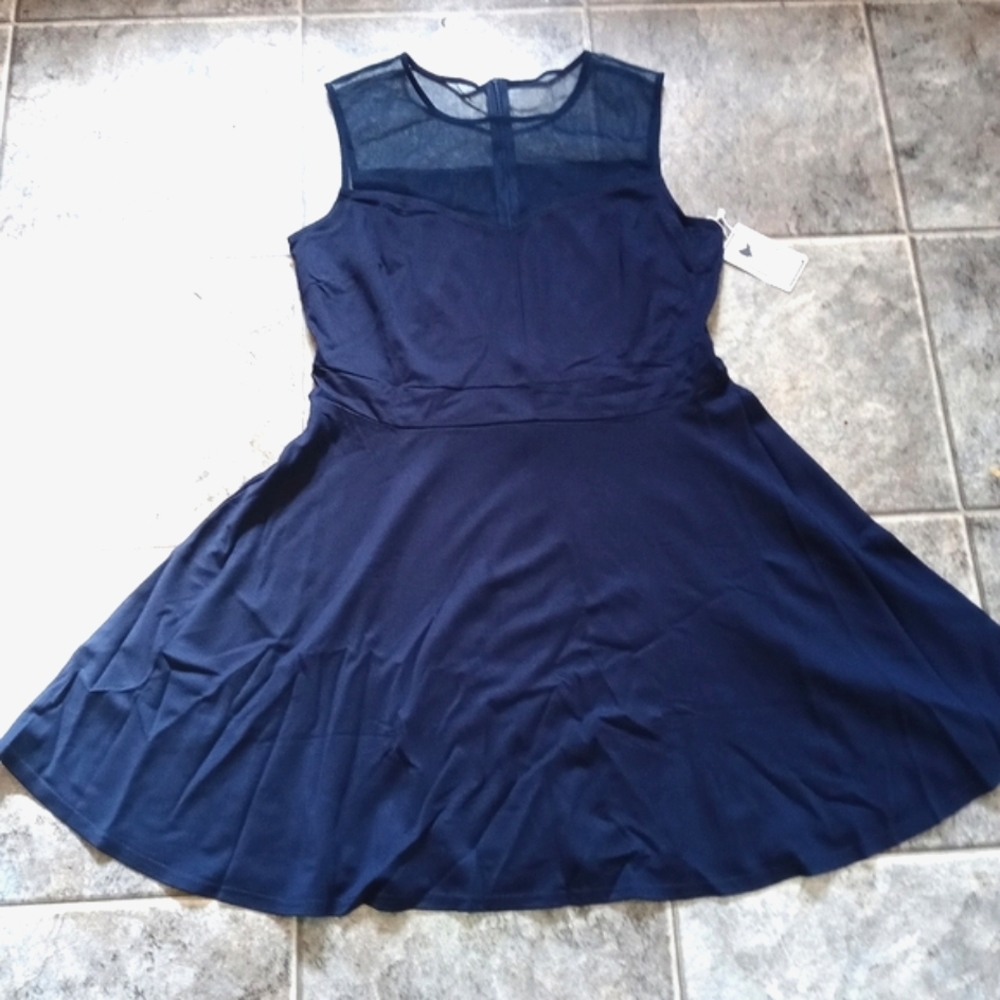 NWT Heloise Fashion Dress